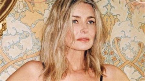 Paulina Porizkova Is Impossibly Hot in This NSFW Full Frontal。